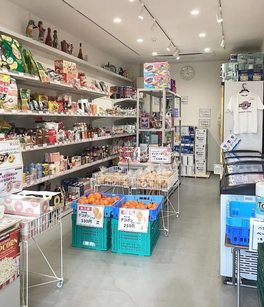 京都府京都市のコストコ再販店コスト9の店内の品揃えの様子