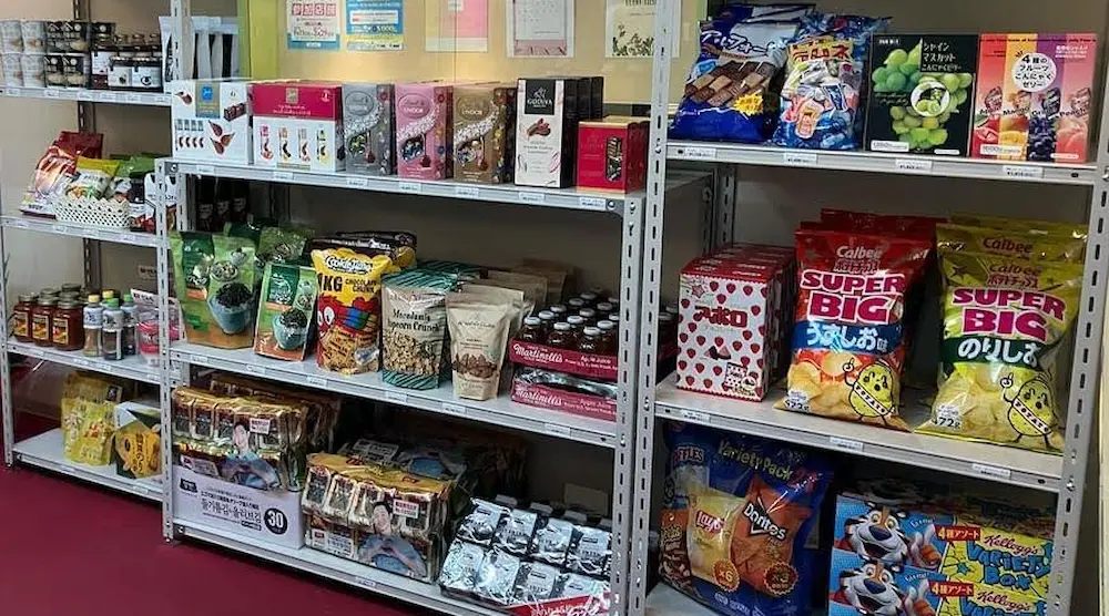 兵庫県加古川町のコストコ再販店C-STOREのお菓子の品揃え