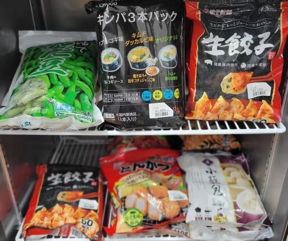 広島県のコストコ再販店CoCo Cherryの冷凍品の品揃えの様子