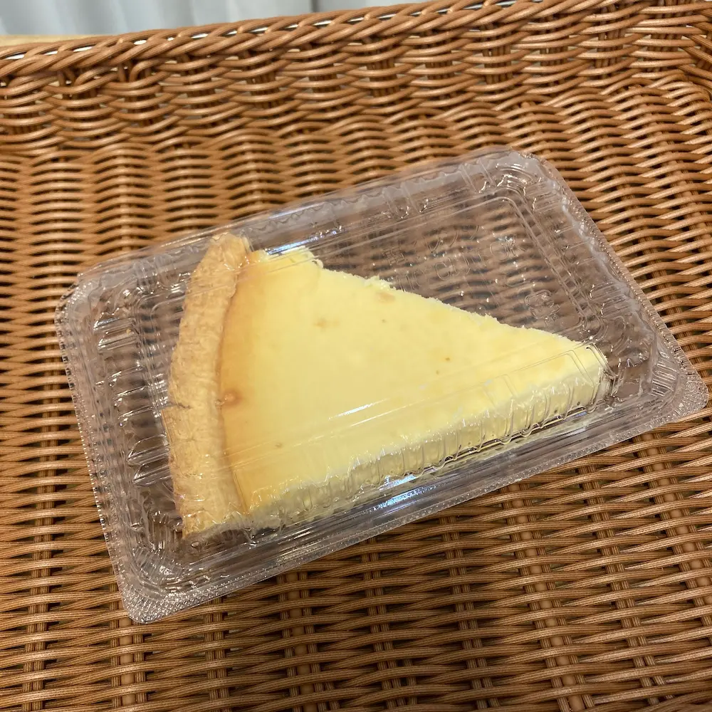 東京都練馬区のパンに特化したコストコ再販店コストマートベーカリーの小分けの様子