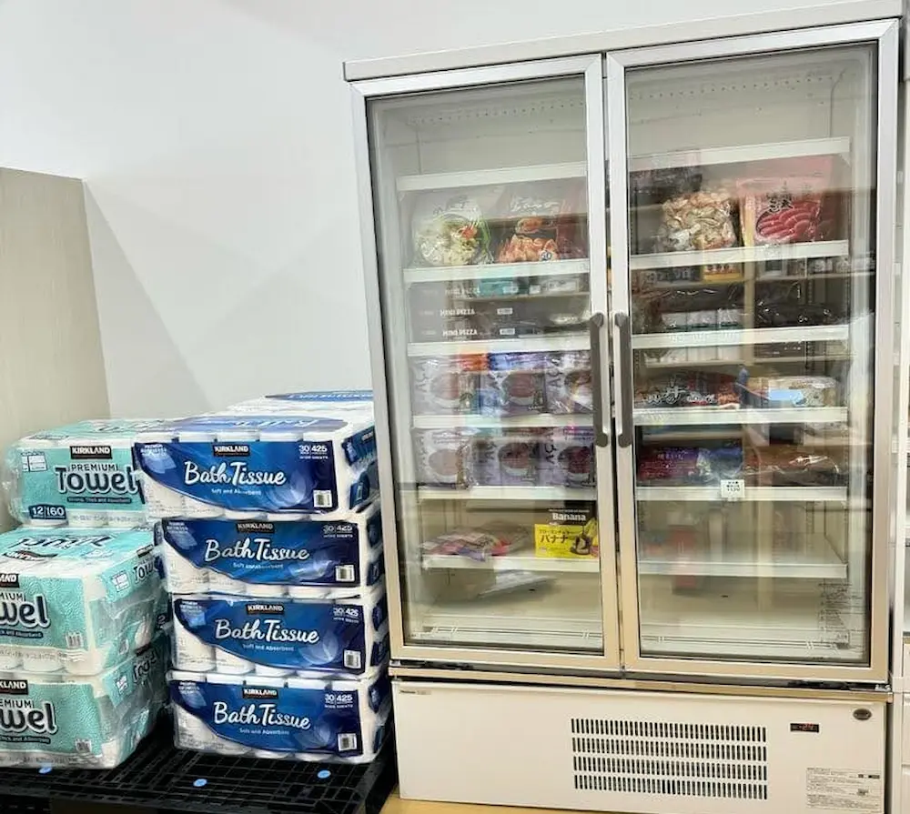 大阪府大阪市港区のコストコ再販店RECOSの冷凍品の品揃えの雰囲気