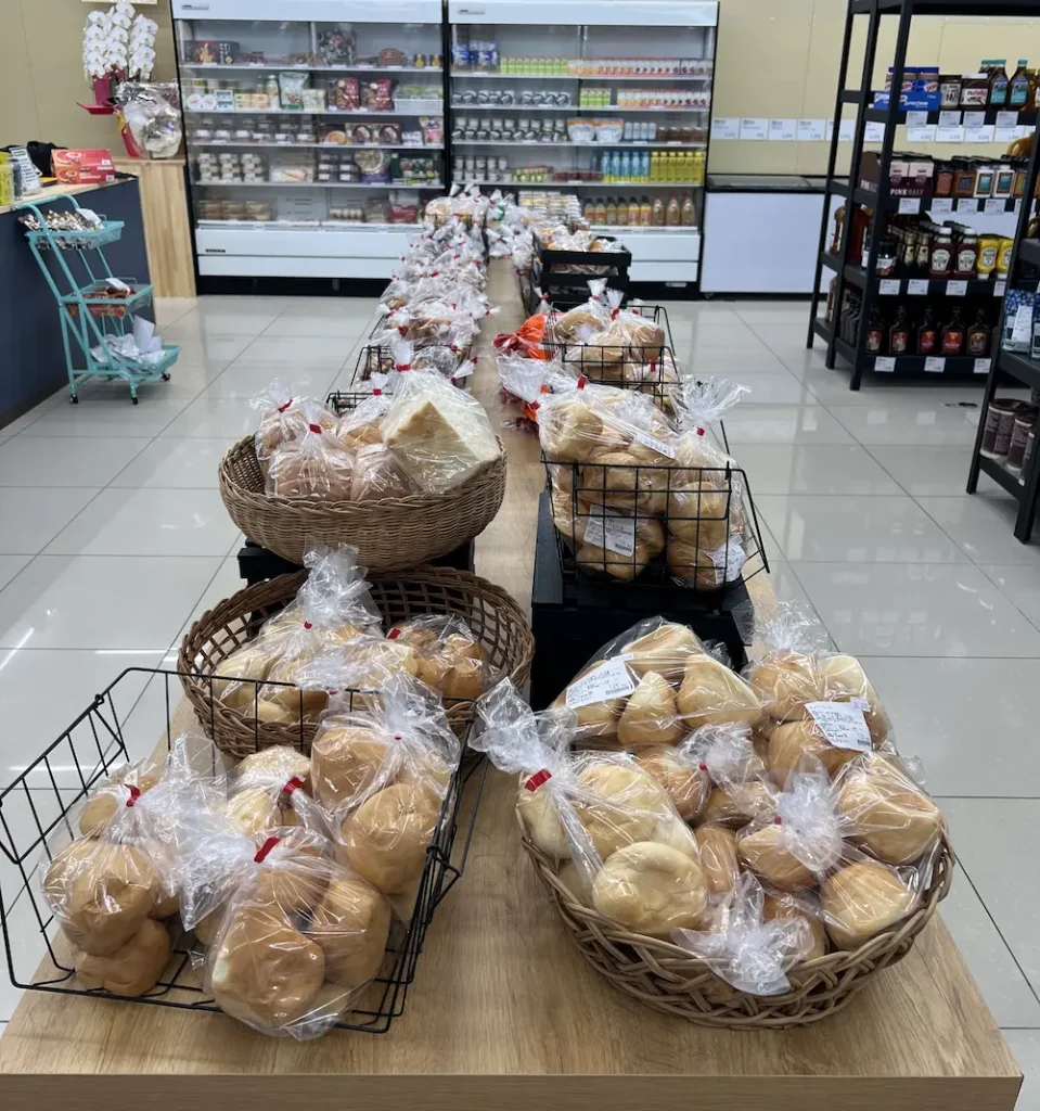 奈良県奈良市窪之庄町のコストコ再販店Pistcoのパンの品揃え