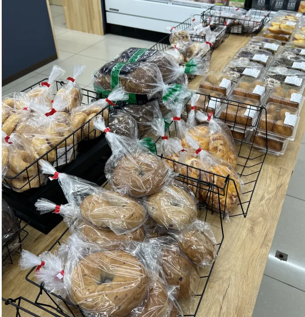 奈良県奈良市窪之庄町のコストコ再販店Pistcoのパンの品揃え