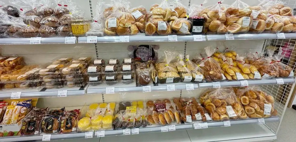 埼玉県川口市宮町のコストコ再販店RETAIL LIFEのパンの品揃え