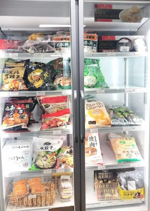 大阪のコストコ再販店cossuimartの冷凍品の品揃えの様子