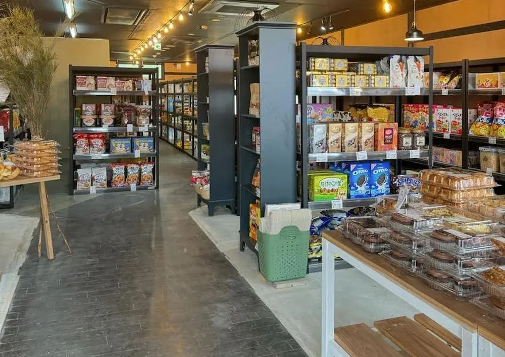 熊本県荒尾市有明プラザにコストコ再販店COSTMANIA（コスマニア）の品揃えの様子