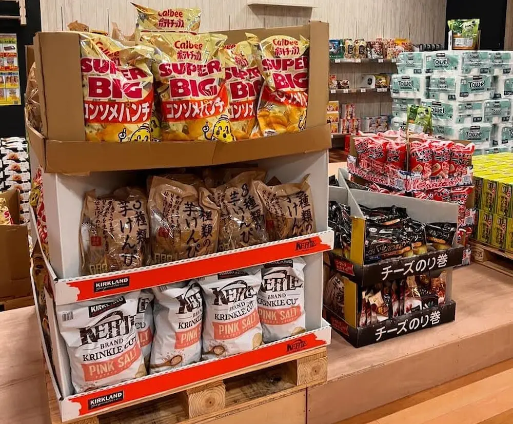 山口県イオンタウン防府のコストコ再販店コストスマーケット2号店のお菓子の品揃え