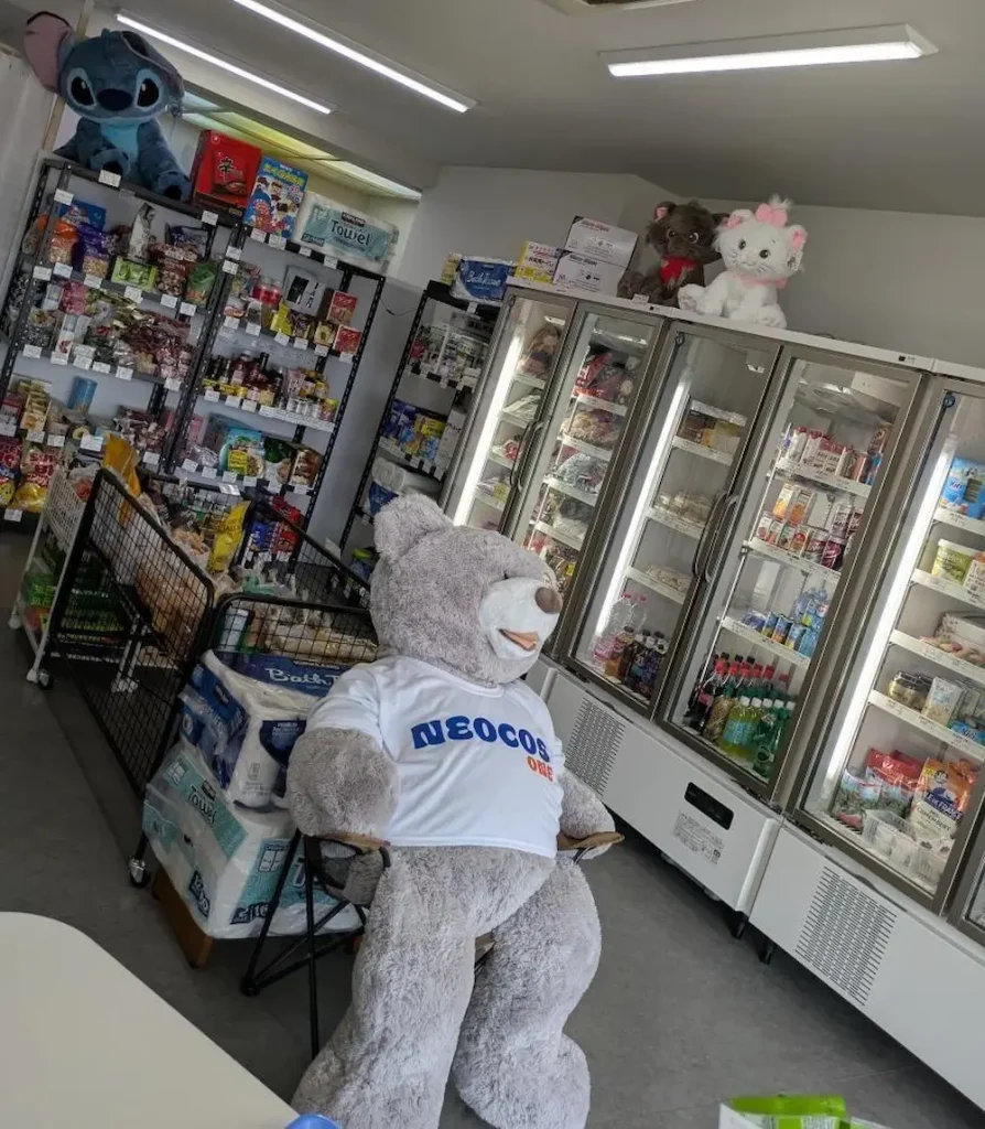 NEOCOS(ネコス)三重店の店内の品揃え