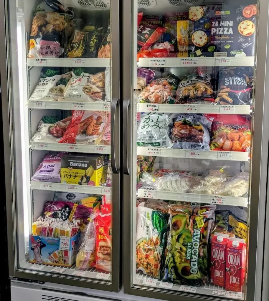 NEOCOS(ネコス)三重店の店内の品揃え